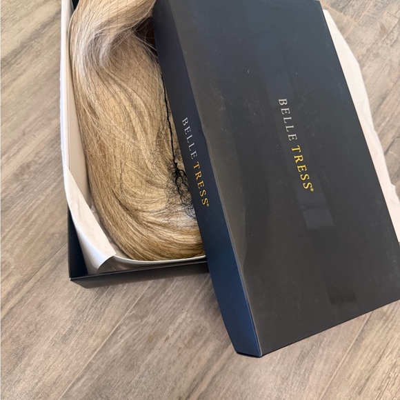 Belle Tress cool champagne blonde wig - Picture 8 of 8